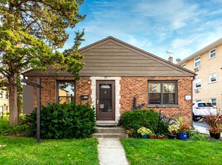 8023 Edgewater Rd #8023, Riverside, IL