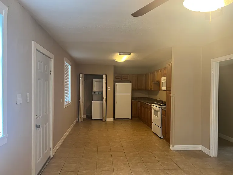 2110 Willow St — Photo 14