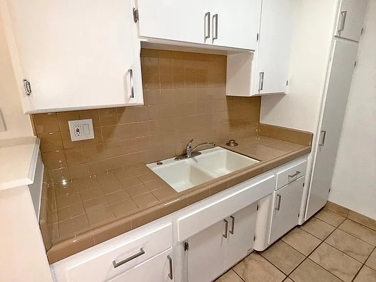 1852 N Wilton Pl #3 — Photo 7