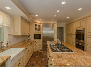 23 S Hollow Rd, Dix Hills, NY 11746