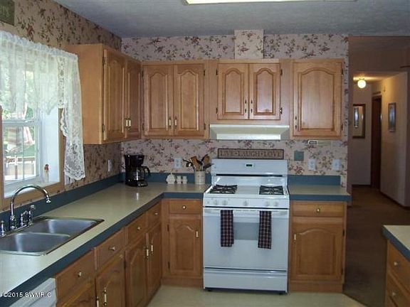 3rd image of 606 Orchard St