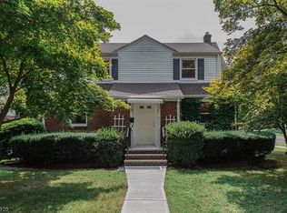 350 Gilbert St, Ridgewood, NJ 07450