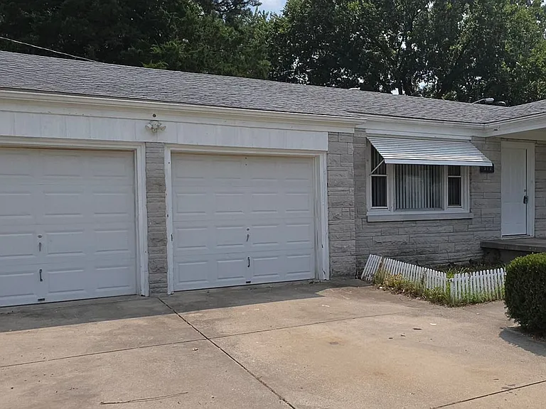 512 W Normal St — Photo 1