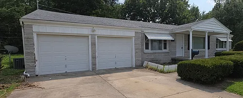 512 W Normal St Photo 1