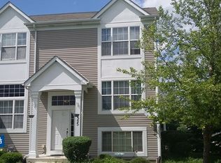 525 Silver Leaf Dr, Joliet, IL 60431
