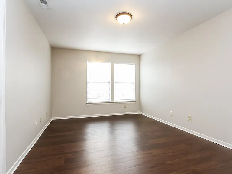 1351 Brooks Dr — Photo 13