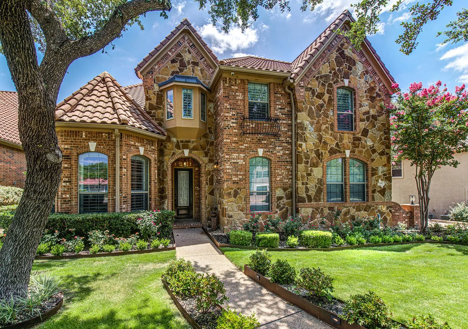 **Three Weeks Free Rent Gorgeous Home In Gated Ut Golf Club With Tons Of Custom Upgrades! — Photo 1