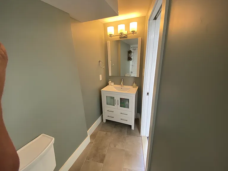 411 7th St SE — Photo 5