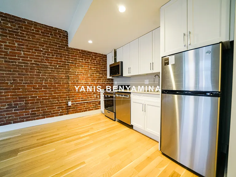 13 Sewall Ave #208 — Photo 6
