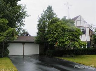 5759 Echo Rdg, Stevensville, MI 49127