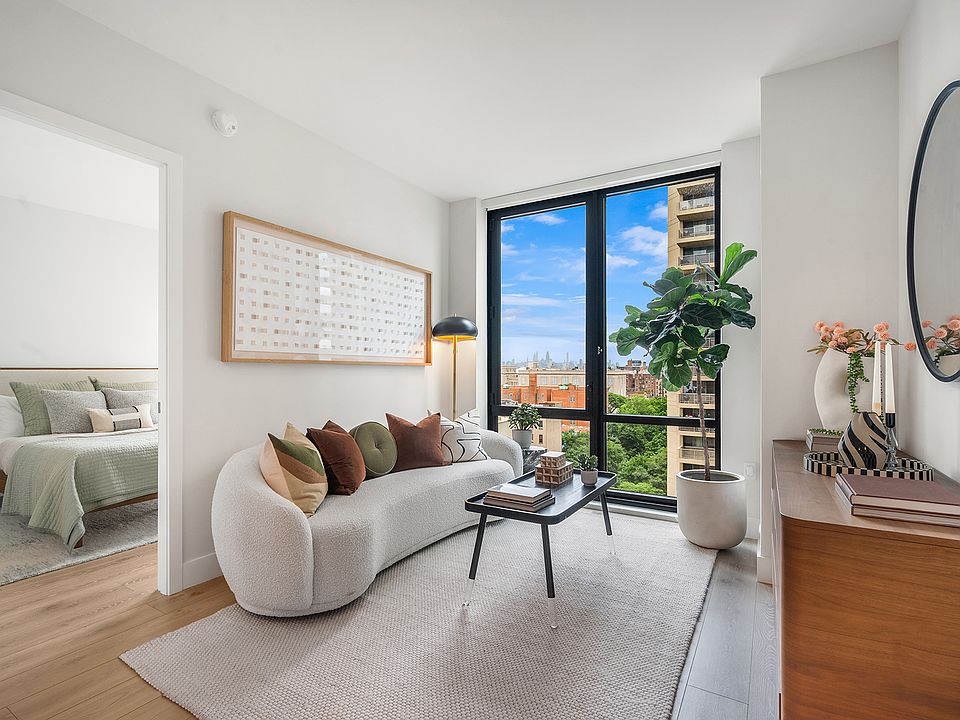 1st image of 54 Crown St #1210