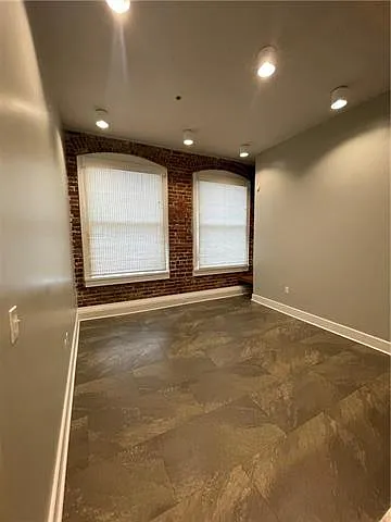 818 Howard Ave #304 — Photo 2