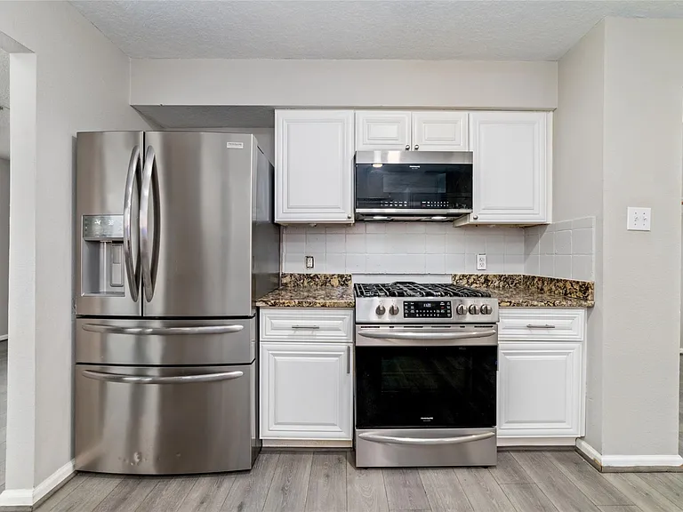 10810 Meadow Walk Ln — Photo 10