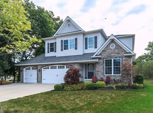 38728 Andrews Ridge Way, Willoughby, OH 44094