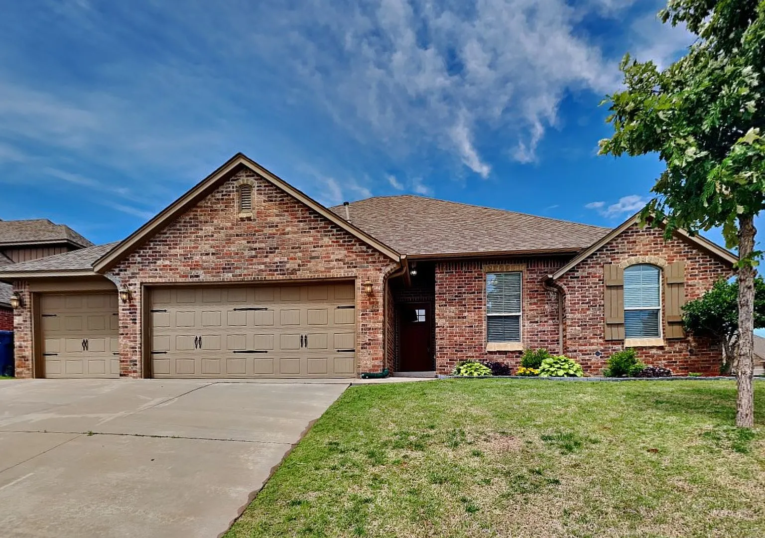 Very Nice 4 Bedroom 2 Bath + Study Home in Yukon Schools — Photo 1