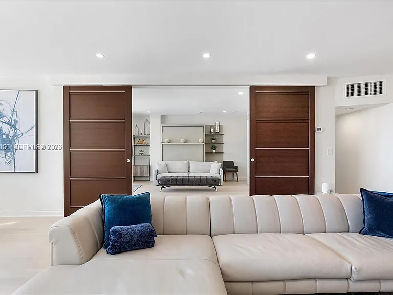 10275 Collins Ave #1530 — Photo 15