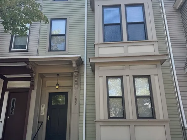 135 Havre St #1, Boston, MA 02128