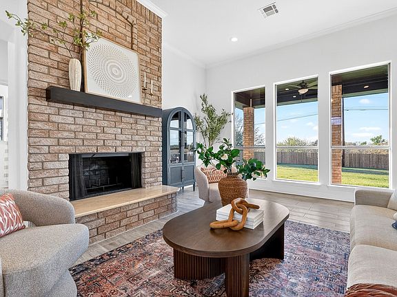 5th image of 136 Spring Meadow Ln