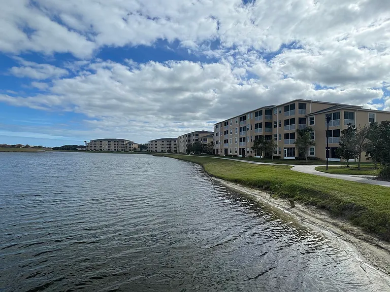 6828 Toland Dr #302 — Photo 21