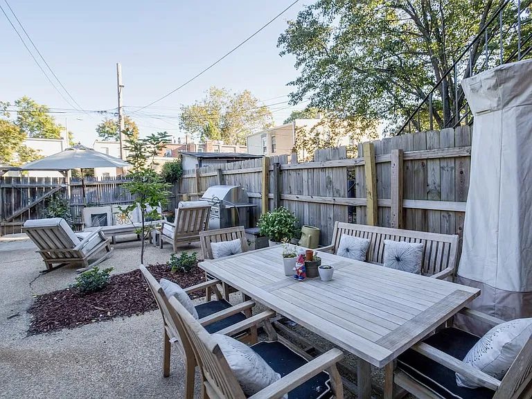 1240 C St SE #B — Photo 15