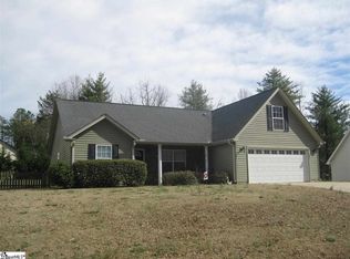 208 Barberry Ln, Greer, SC 29651