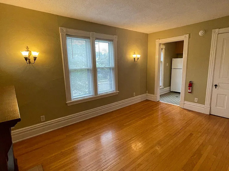 907 W Lovell St #4 — Photo 3