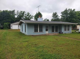 809 Broad St, Winfield, KS 67156