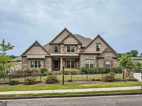 631 Mabry Rd, Sandy Springs, GA 30328