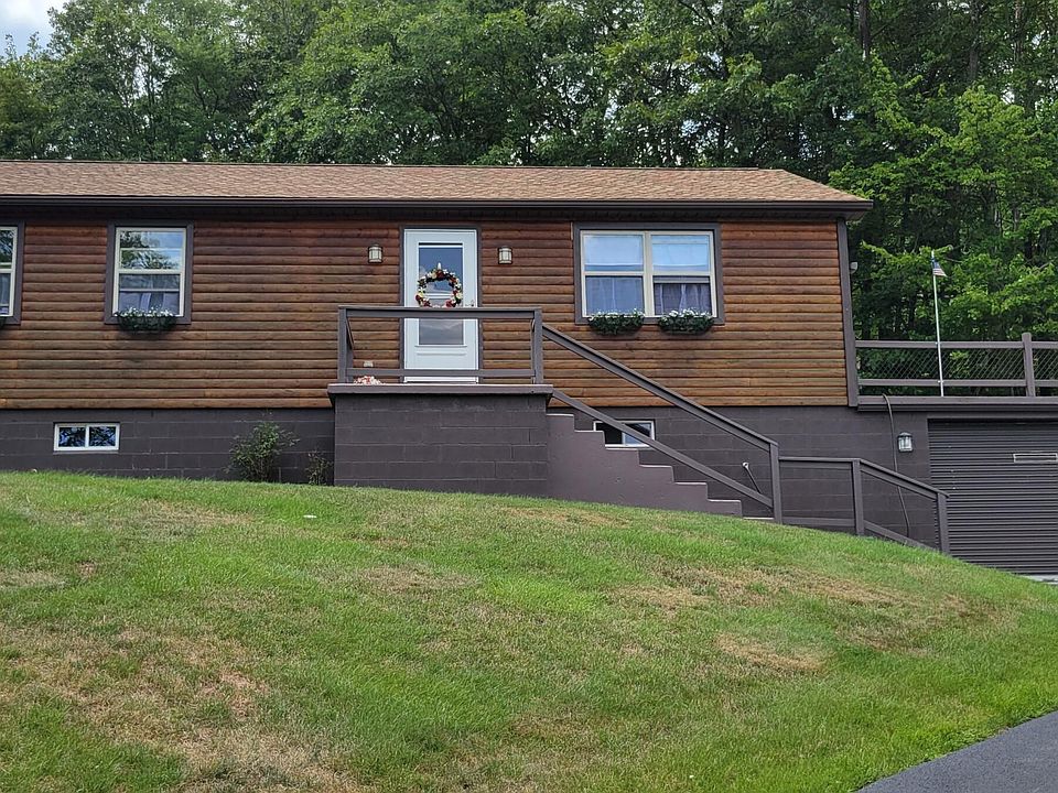 1st image of 9 Woodland Dr