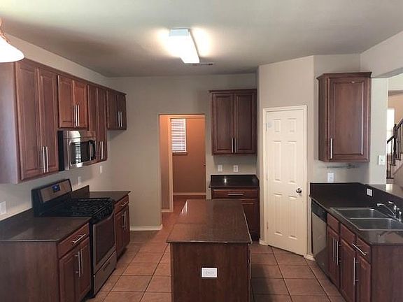 4th image of 1621 Degnen Ln