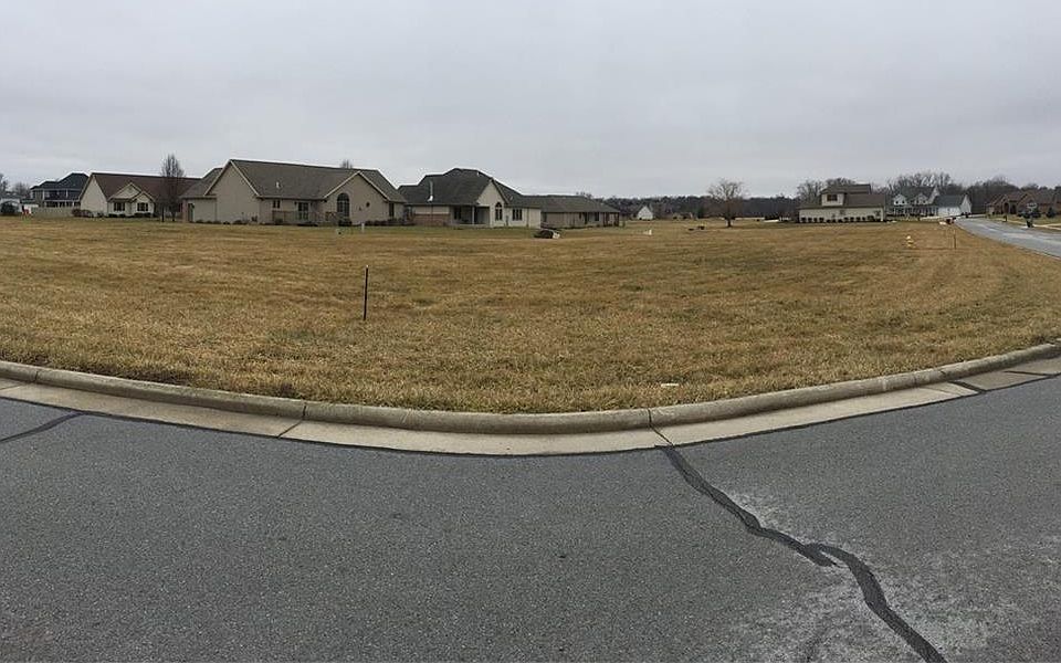 2nd image of 301 Plum Cir