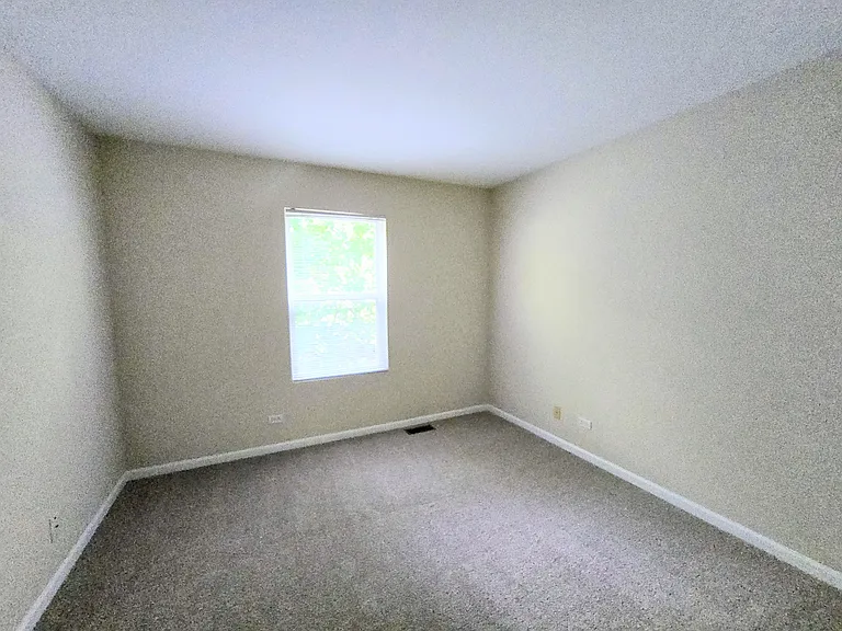 4039 Blackstone Dr — Photo 8
