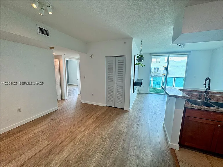 1723 SW 2nd Ave #704 — Photo 4