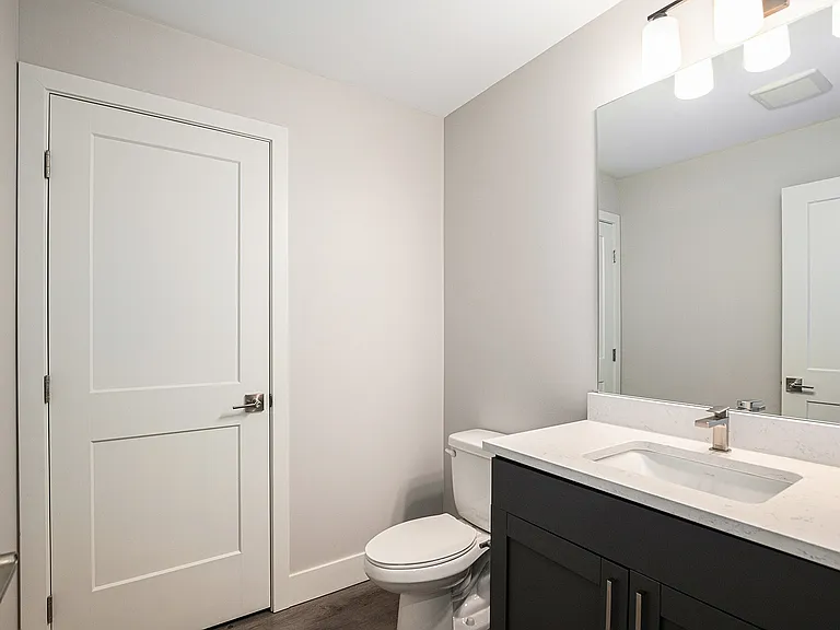 SummitTownhomes_2Bedrooms_Bathroom