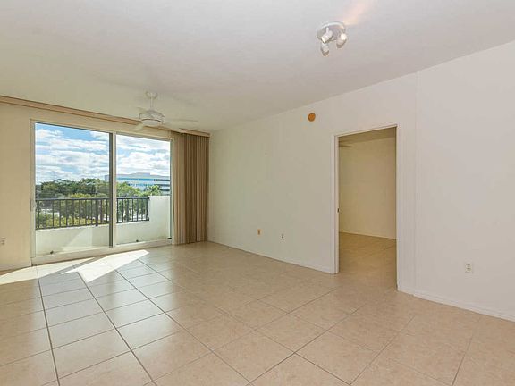 4th image of 2421 NE 65th St #2-410