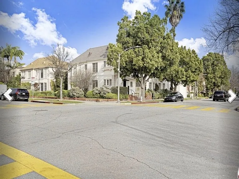 164 S Elm Dr — Photo 3