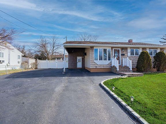 2nd image of 1701 Pine Grove Blvd