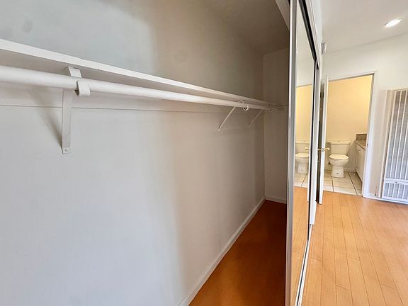 5th image of 3426 Keystone Ave APT 4