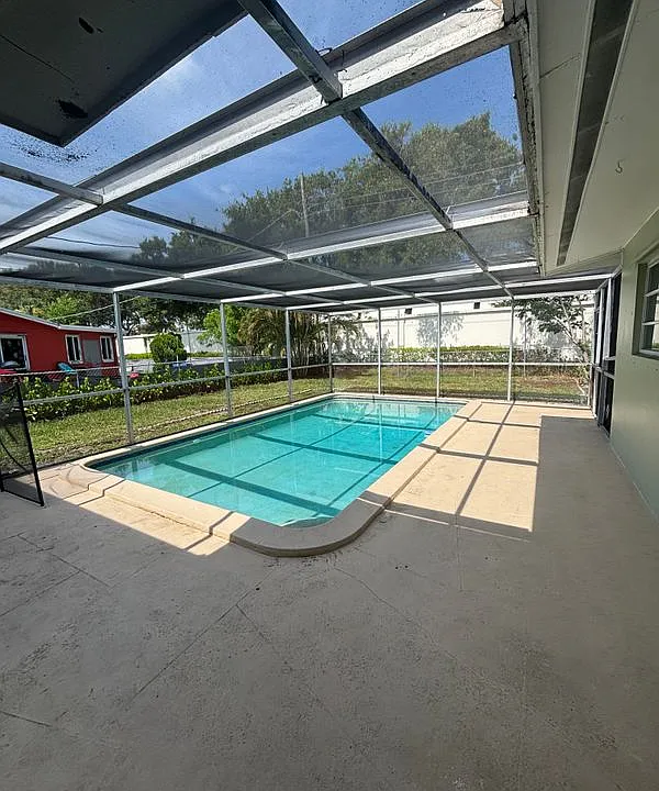 9109 Bamboo Dr