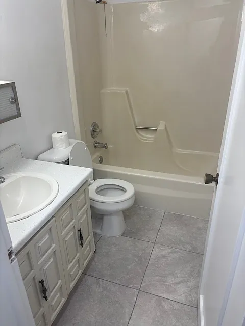 2 bed, 1.5 bath, 840 sqft, $1,050 — Photo 3