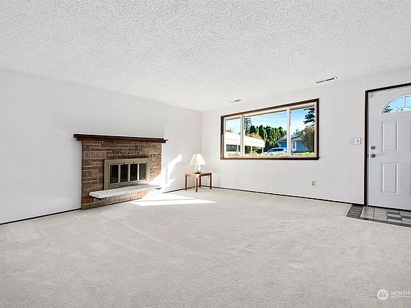 2nd image of 7918 47th Avenue E
