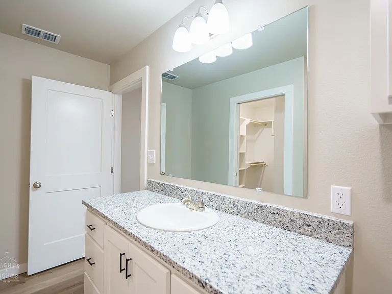 6120 Princess Ln — Photo 13