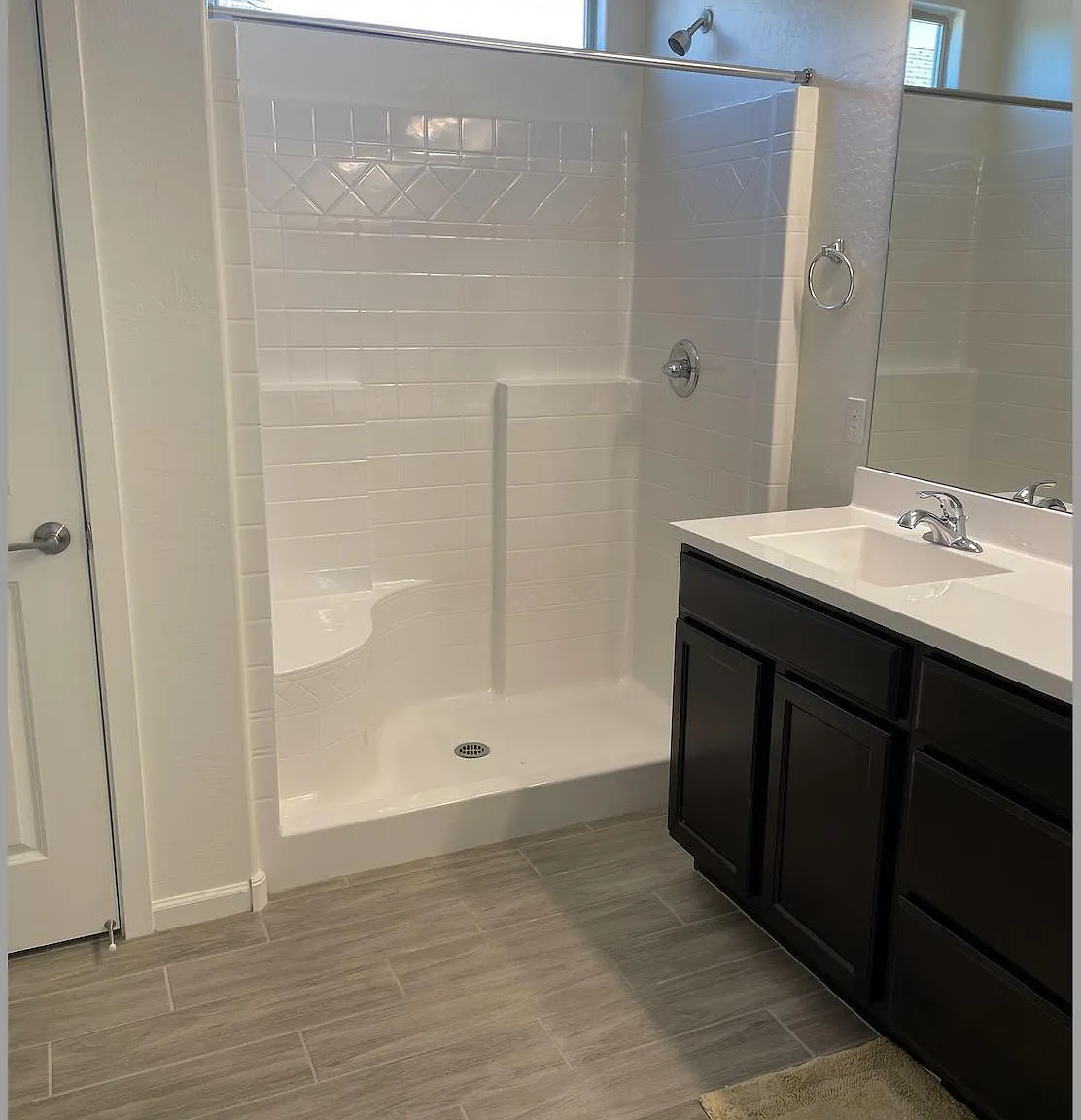 4 bed, 2.0 bath, 1720 sqft, $1,949 — Photo 4