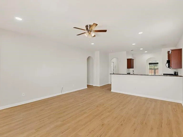 412 Riverbed Dr #412 — Photo 9