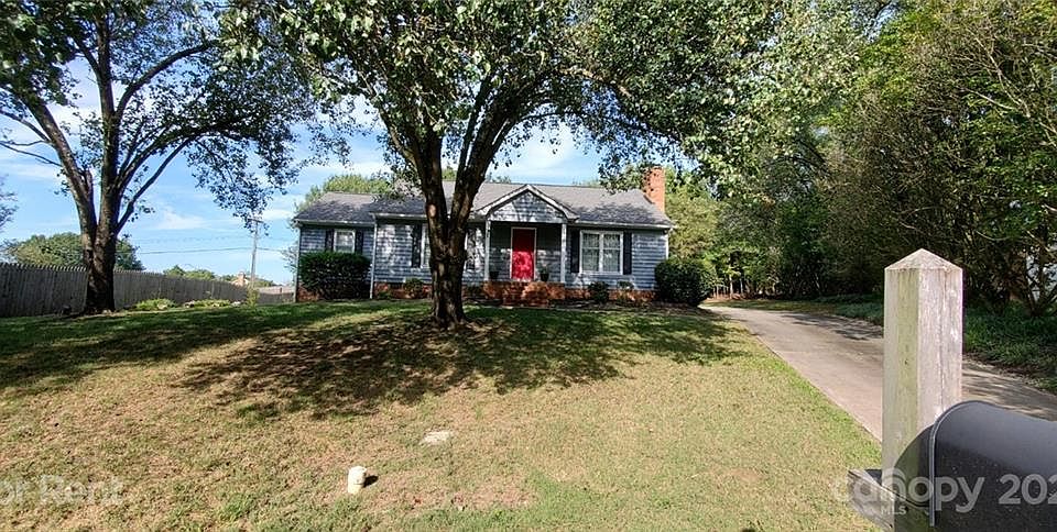 2nd image of 10923 Pampas Cir