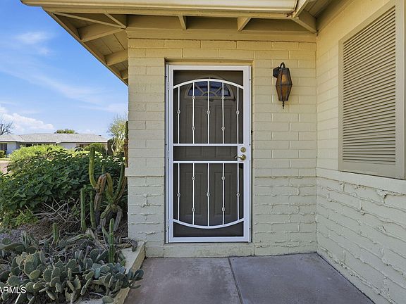 4th image of 8103 E WILSHIRE Drive