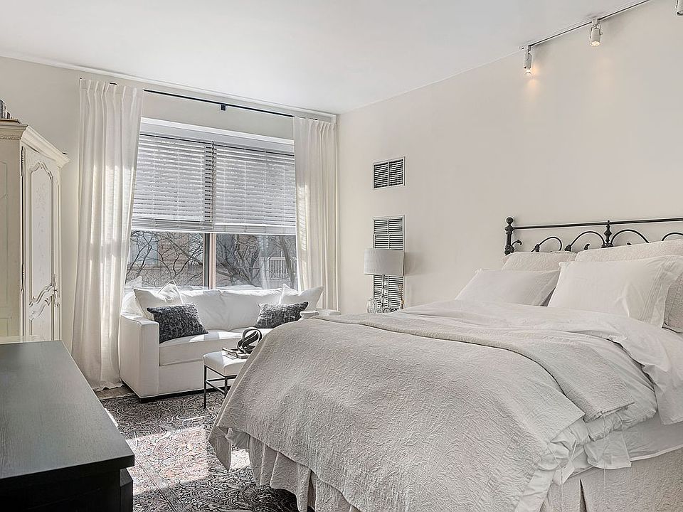 1st image of 200 E 69th St APT 4R