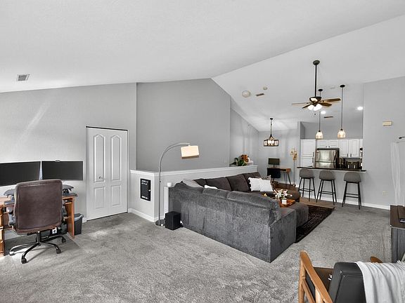 3rd image of 2704 Northview ROAD #147