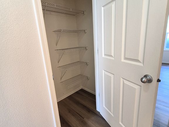5th image of 217 Midvale Ave