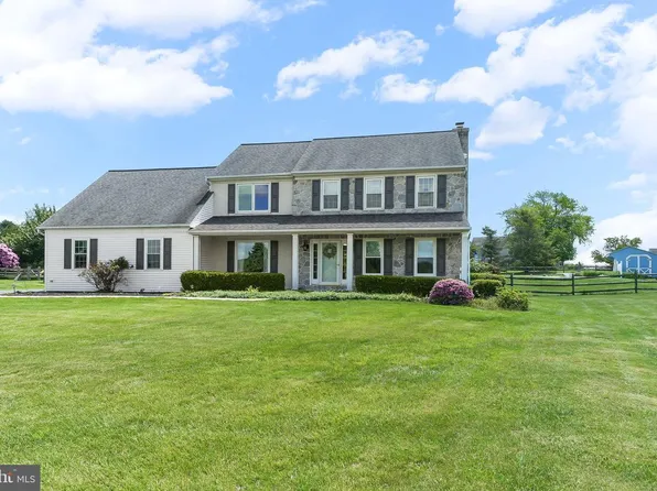 152 Shoreline Dr, Honey Brook, PA 19344